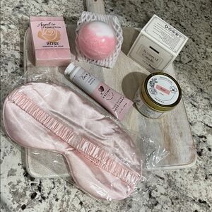Rose’ BBW lotion Spa Gift Set W/Eye Mask, Candle, Bath Bomb and more🌹🆕🌹